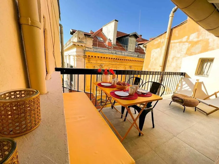 Apartment Beautiful Top Floor & Terrasse Nice