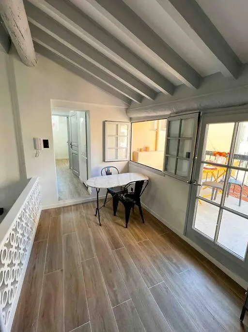 Beautiful Top Floor & Terrasse Nice 0*,  France