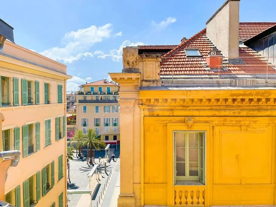 Beautiful Top Floor & Terrasse Nice Apartment