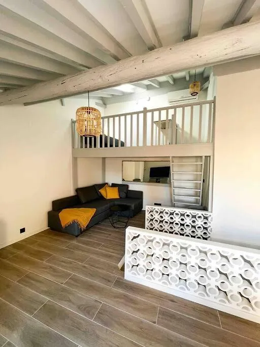Beautiful Top Floor & Terrasse Nice 0*,  France