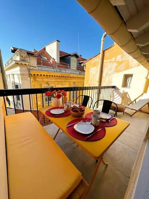 Beautiful Top Floor & Terrasse Nice Apartment